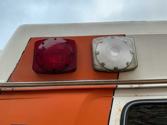 1980 ford 350 ecolinder ambulance - afbeelding 31 van  43
