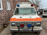 1980 ford 350 ecolinder ambulance - afbeelding 41 van  43