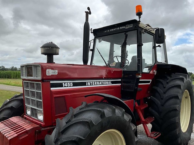 1980 international 1455 vierwielaangedreven landbouwtractor - afbeelding 34 van  39