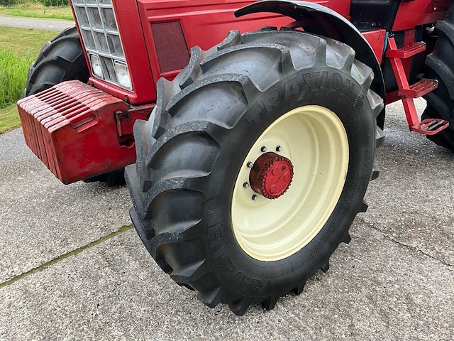 1980 international 1455 vierwielaangedreven landbouwtractor - afbeelding 10 van  39
