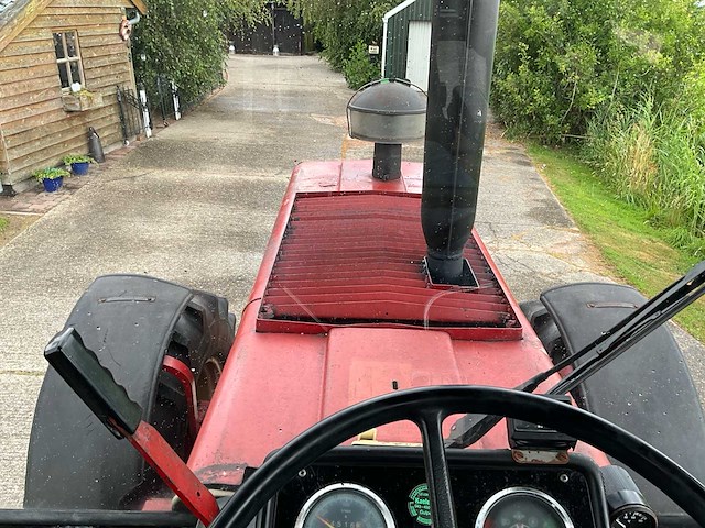1980 international 1455 vierwielaangedreven landbouwtractor - afbeelding 22 van  39