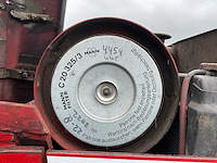1980 international 1455 vierwielaangedreven landbouwtractor - afbeelding 27 van  39