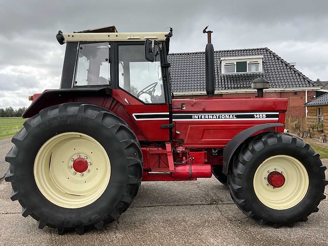 1980 international 1455 vierwielaangedreven landbouwtractor - afbeelding 29 van  39