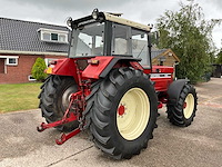 1980 international 1455 vierwielaangedreven landbouwtractor - afbeelding 30 van  39