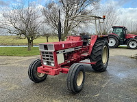 1980 international 844 s tweewielaangedreven landbouwtractor - afbeelding 1 van  17