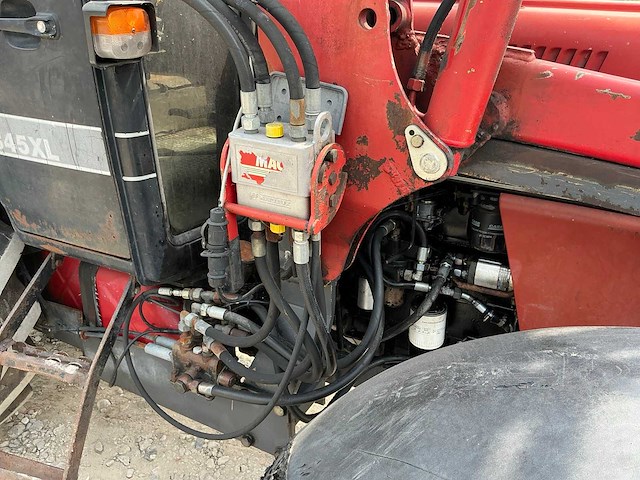 1980 international 845xl vierwielaangedreven landbouwtractor - afbeelding 3 van  19