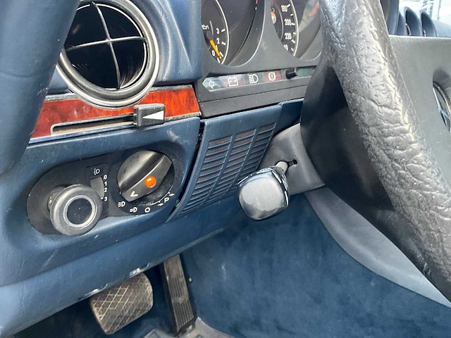 1980 mercedes-benz 280 slc oldtimer - afbeelding 8 van  31