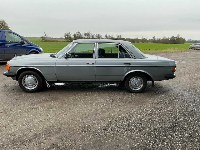 1980 mercedes-benz w123 300d wegenbelasting vrij ! personenauto - afbeelding 4 van  29