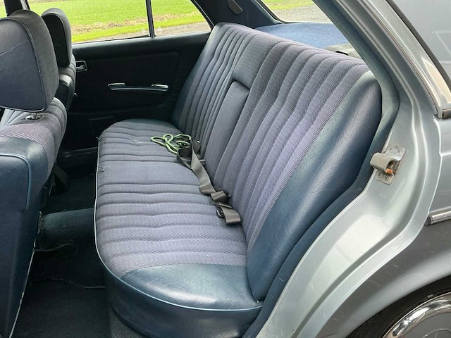 1980 mercedes-benz w123 300d wegenbelasting vrij ! personenauto - afbeelding 9 van  29