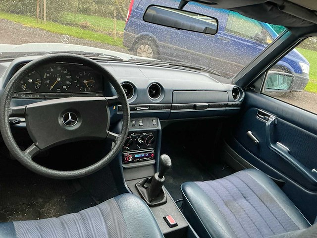 1980 mercedes-benz w123 300d wegenbelasting vrij ! personenauto - afbeelding 10 van  29
