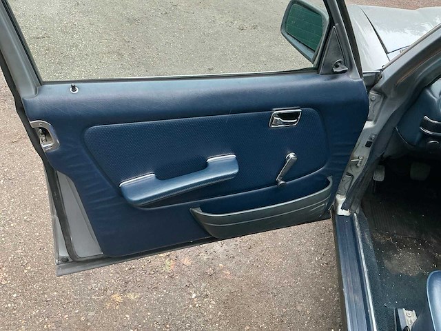 1980 mercedes-benz w123 300d wegenbelasting vrij ! personenauto - afbeelding 11 van  29