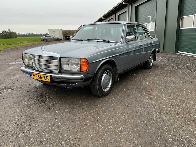 1980 mercedes-benz w123 300d wegenbelasting vrij ! personenauto - afbeelding 1 van  29