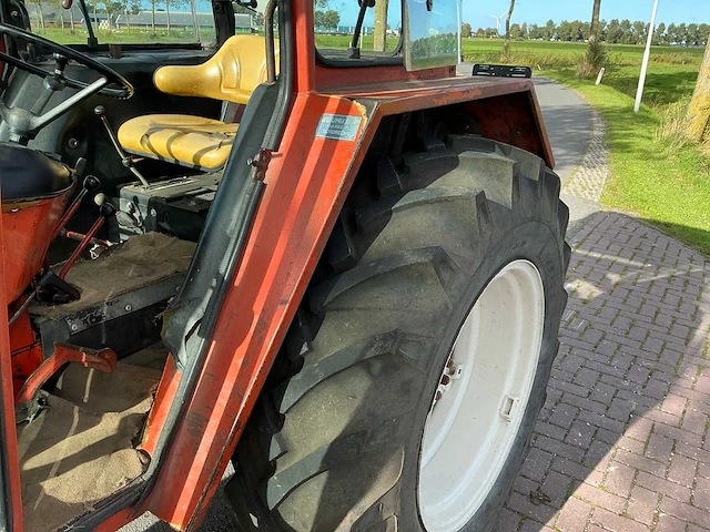 1980 renault 651 tweewielaangedreven landbouwtractor - afbeelding 9 van  25