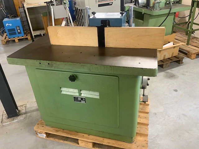 1980 stehle f4 h tafel- en spilfreesmachine - afbeelding 1 van  6