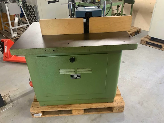 1980 stehle f4 h tafel- en spilfreesmachine - afbeelding 2 van  6