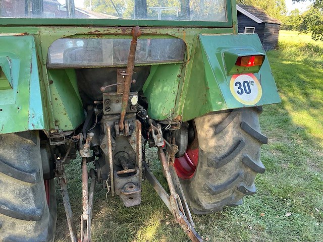 1981 fendt farmer 104ls tweewielaangedreven landbouwtractor - afbeelding 7 van  14