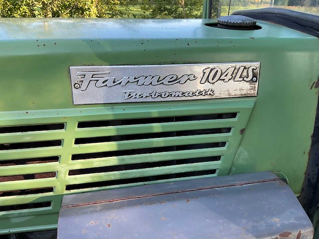 1981 fendt farmer 104ls tweewielaangedreven landbouwtractor - afbeelding 11 van  14
