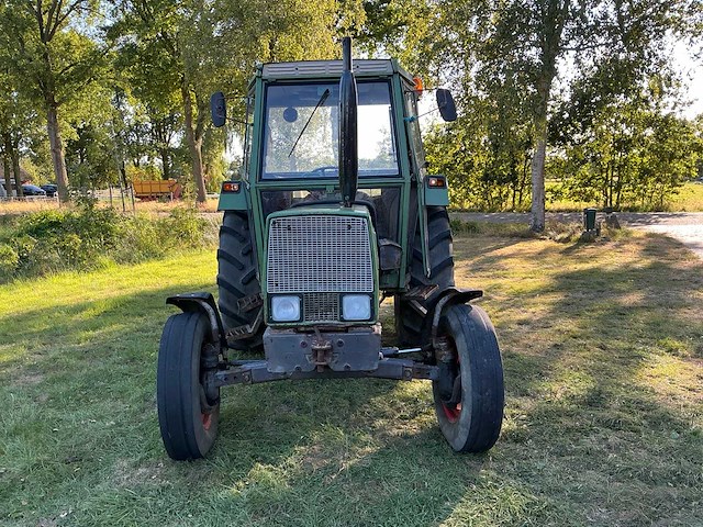 1981 fendt farmer 104ls tweewielaangedreven landbouwtractor - afbeelding 2 van  14