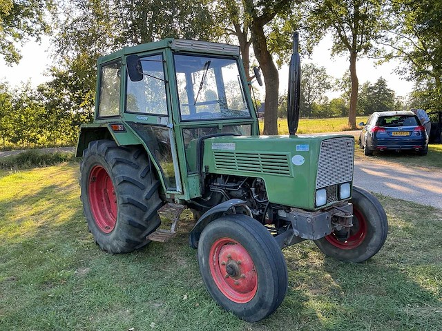 1981 fendt farmer 104ls tweewielaangedreven landbouwtractor - afbeelding 3 van  14