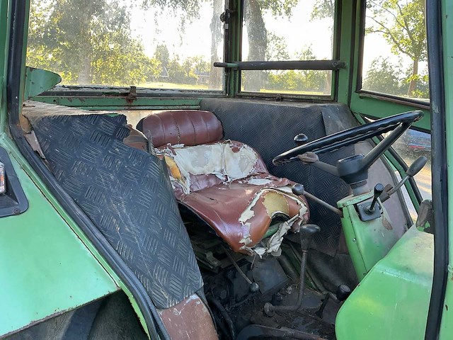 1981 fendt farmer 104ls tweewielaangedreven landbouwtractor - afbeelding 8 van  24