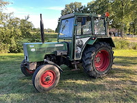 1981 fendt farmer 104ls tweewielaangedreven landbouwtractor - afbeelding 1 van  24