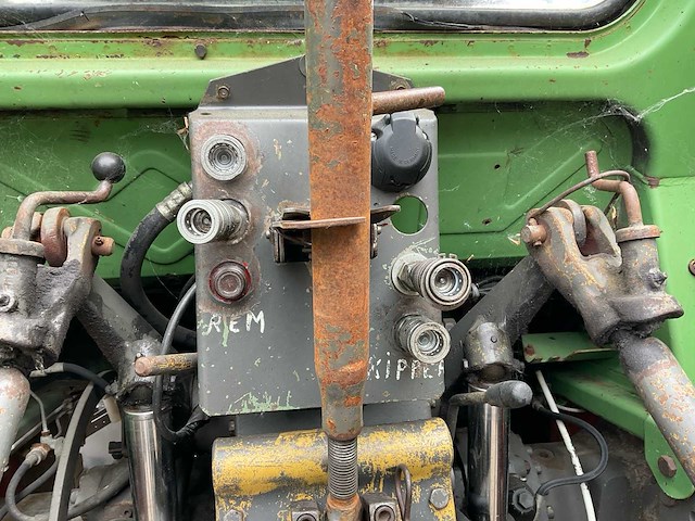 1981 fendt farmer 308ls turbomatik tweewielaangedreven landbouwtractor - afbeelding 19 van  29