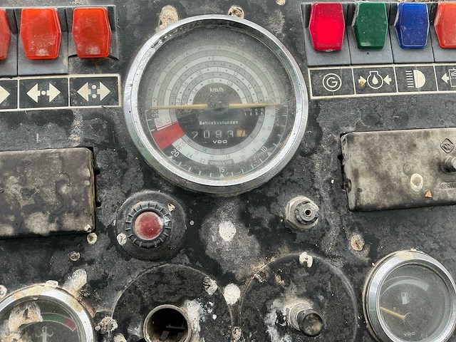 1981 fendt favorit 614 ls vierwielaangedreven landbouwtractor - afbeelding 41 van  51