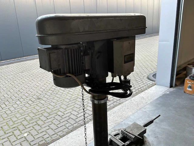 1981 hurricane h-1200 b tafelboormachine - afbeelding 9 van  14
