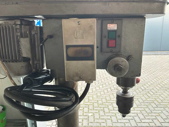 1981 hurricane h-1200 b tafelboormachine - afbeelding 13 van  14