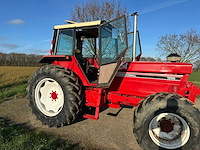 1981 international 1255-a vierwielaangedreven landbouwtractor - afbeelding 2 van  19
