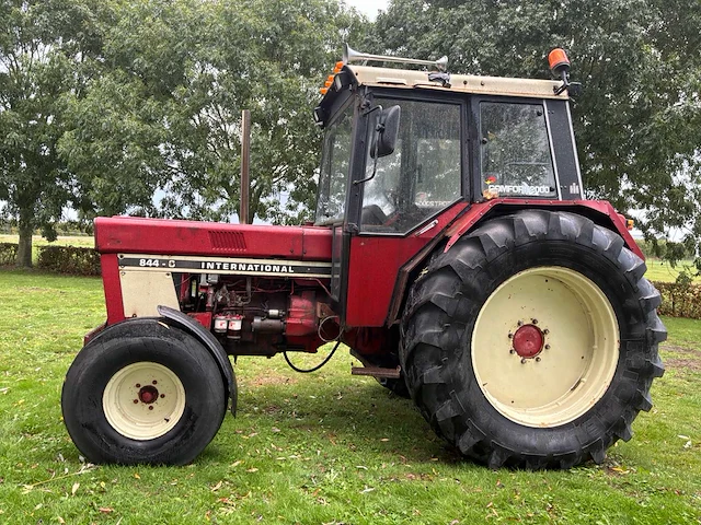 1981 international 844-s 2wd - afbeelding 12 van  57