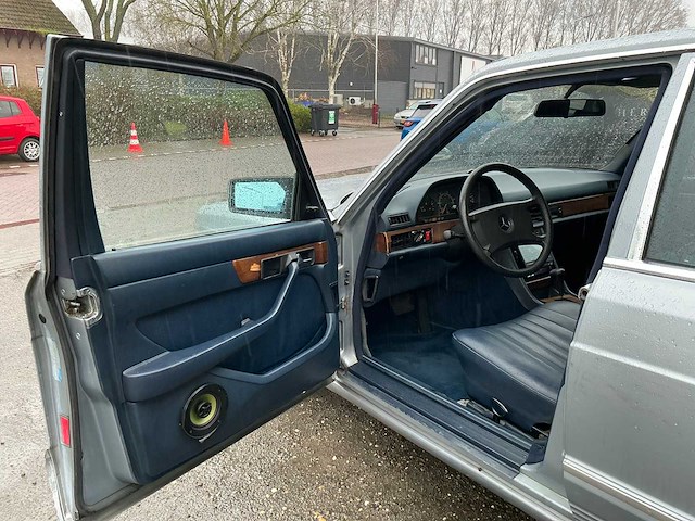 1981 mercedes-benz - 300 sd - oldtimer (80-gzg-5) - afbeelding 22 van  24