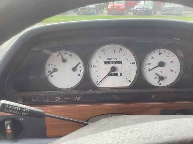 1981 mercedes-benz 300sd oldtimer - afbeelding 2 van  14