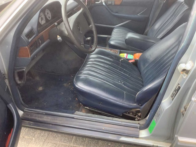 1981 mercedes-benz 300sd oldtimer - afbeelding 14 van  14