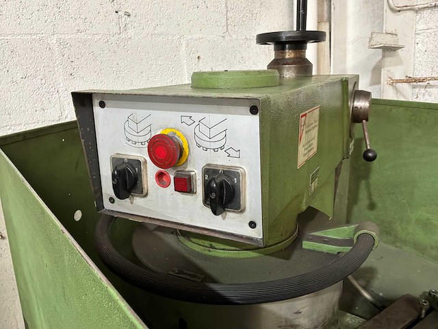 1981 poggi cilinderkop vlakmachine overige garage gereedschap - afbeelding 4 van  7
