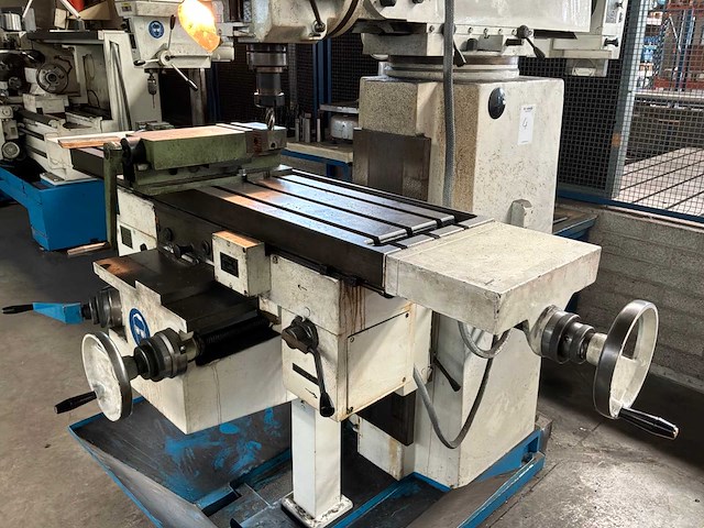 1981 tos fnk 25 freesmachine - afbeelding 18 van  18