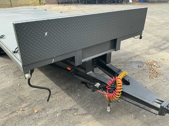1981 veenhuis 16000 tandemasser plateau-/machineaanhanger met landbouwkenteken - afbeelding 25 van  26