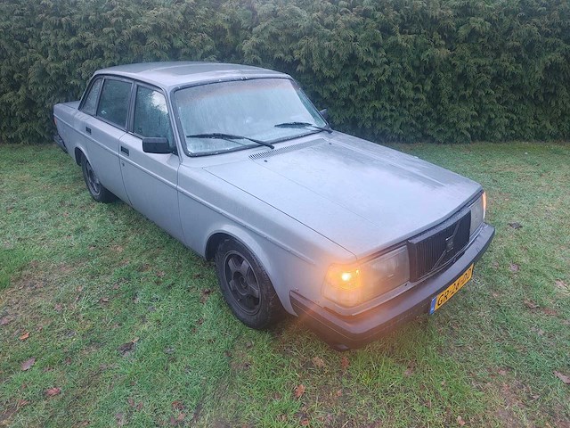 1981 volvo 244 oldtimer met 6 cilinder m52b28 bmw motor - afbeelding 8 van  30