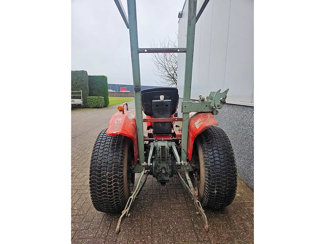 1981 yanmar ym2010 tuintractor - afbeelding 4 van  9