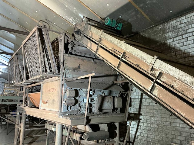 1982 campfens aardappel schudsorteerder met stortbunkers - afbeelding 4 van  77