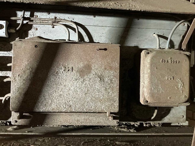 1982 campfens aardappel schudsorteerder met stortbunkers - afbeelding 6 van  77