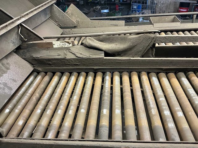 1982 campfens aardappel schudsorteerder met stortbunkers - afbeelding 25 van  77