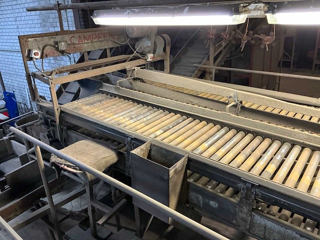 1982 campfens aardappel schudsorteerder met stortbunkers - afbeelding 31 van  77