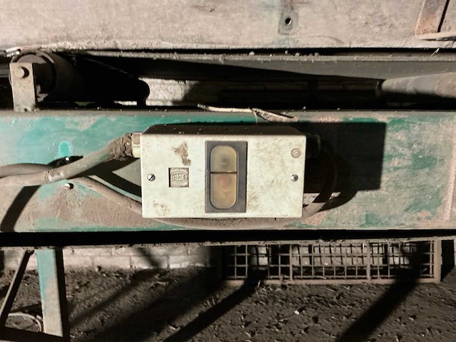 1982 campfens aardappel schudsorteerder met stortbunkers - afbeelding 36 van  77