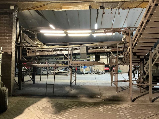 1982 campfens aardappel schudsorteerder met stortbunkers - afbeelding 48 van  77