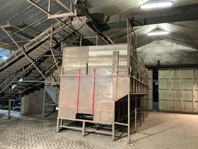 1982 campfens aardappel schudsorteerder met stortbunkers - afbeelding 50 van  77