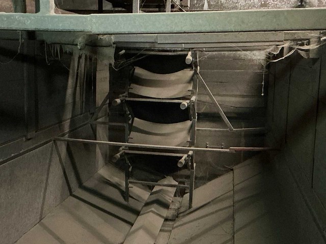 1982 campfens aardappel schudsorteerder met stortbunkers - afbeelding 69 van  77