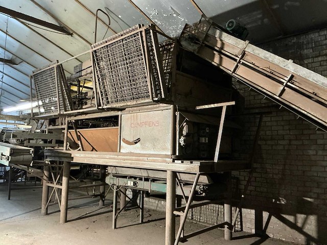 1982 campfens aardappel schudsorteerder met stortbunkers - afbeelding 76 van  77