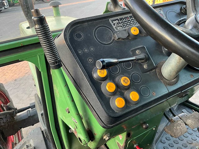 1982 fendt 309 lsa vierwielaangedreven landbouwtractor - afbeelding 13 van  20