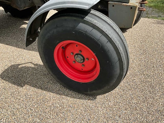 1982 fendt farmer 304ls turbomatik tweewielaangedreven landbouwtractor - afbeelding 8 van  8